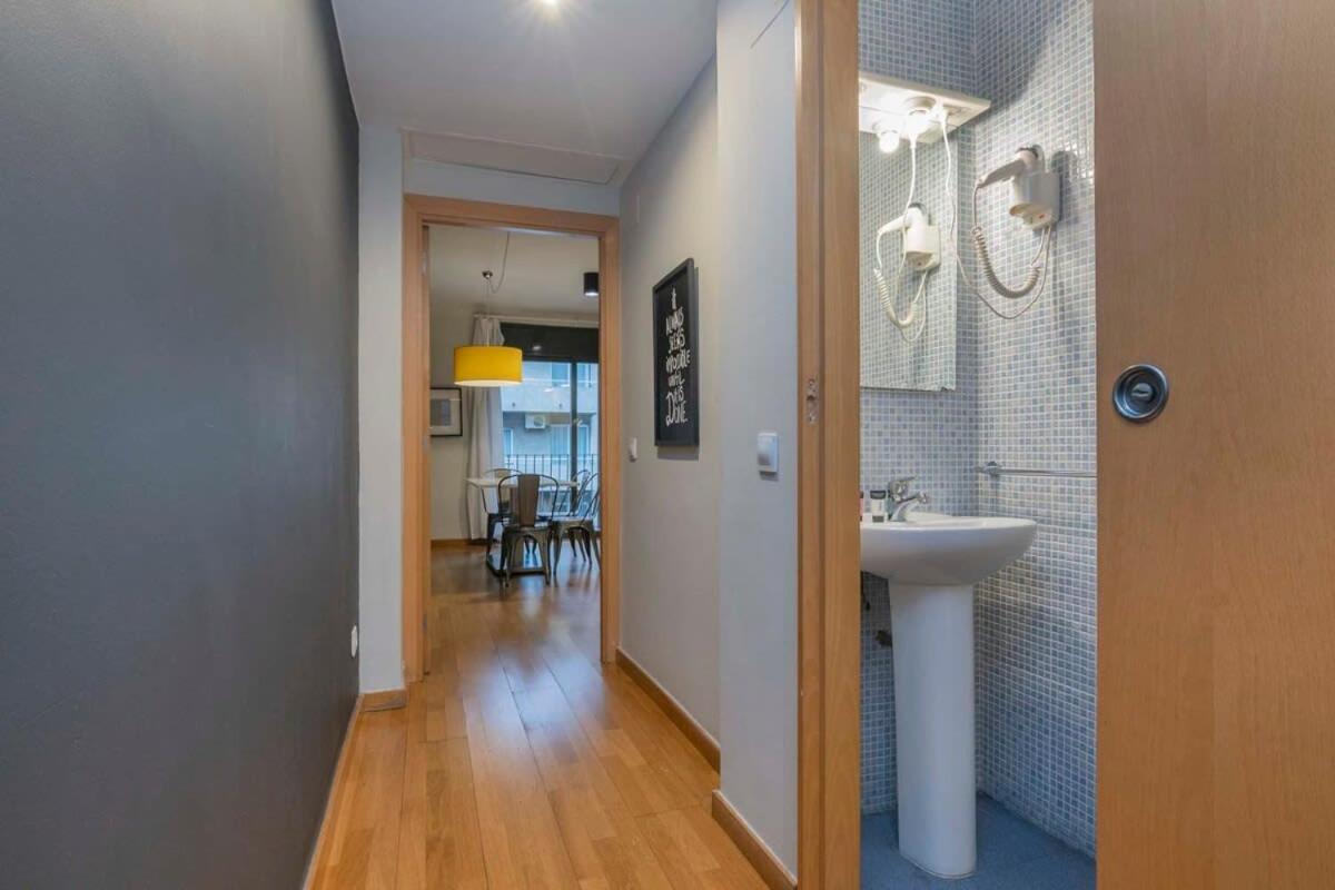 2 Bedroom Duplex Apartment With Balcony 4-3 Barcelona Zewnętrze zdjęcie