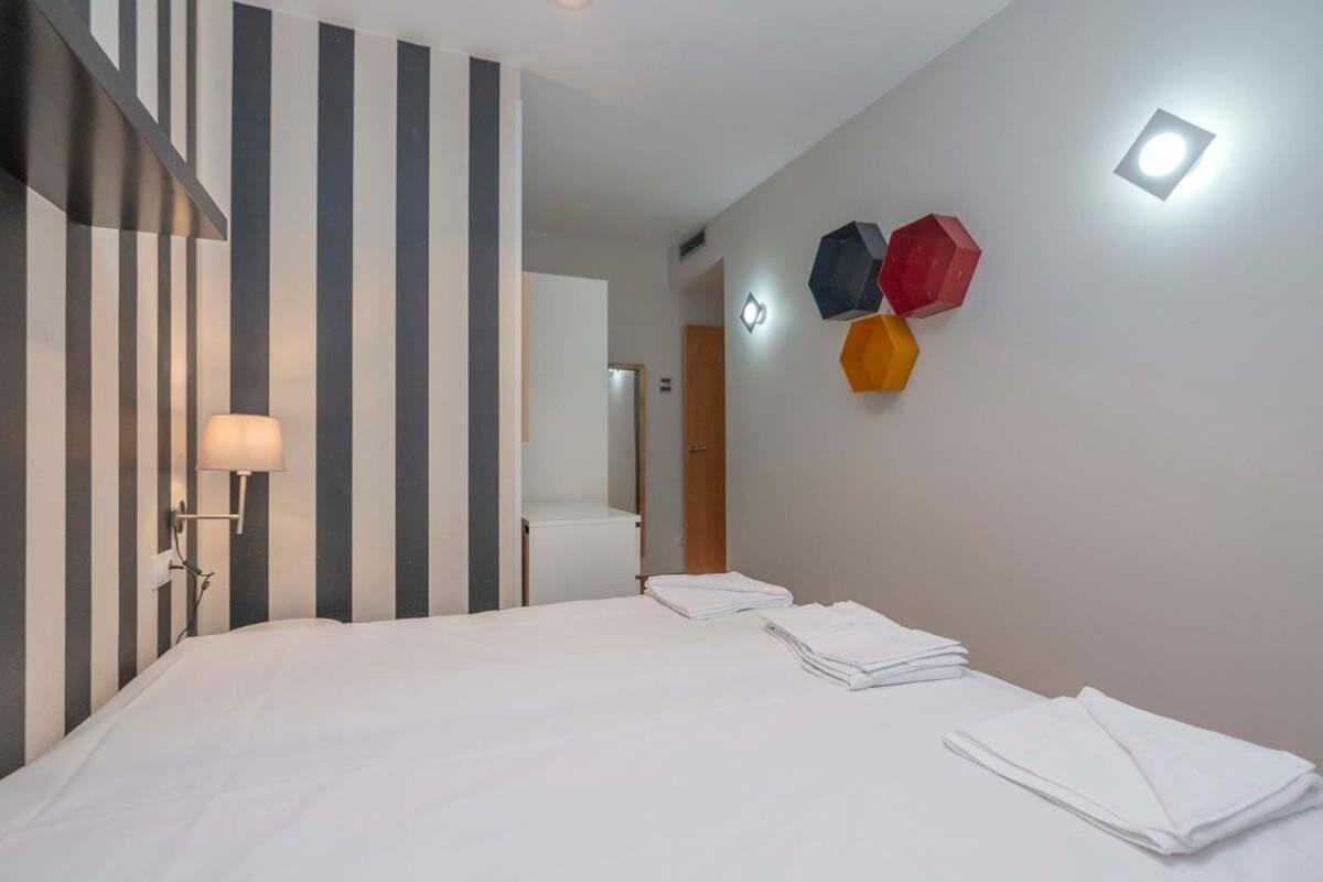 2 Bedroom Duplex Apartment With Balcony 4-3 Barcelona Zewnętrze zdjęcie